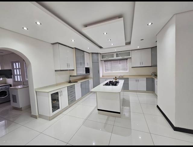 6 BEDROOM GATED ESTATE TO LET IN PANORAMA PARK